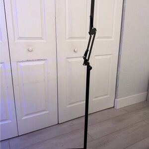 Adjustable Black iPad/iPhone Stand